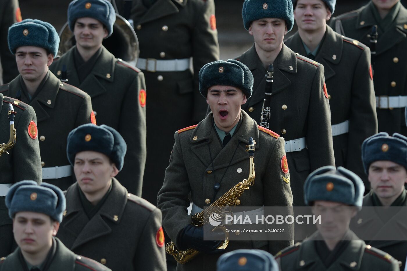 Совместная тренировка пеших и механизированных колонн перед Парадом Победы