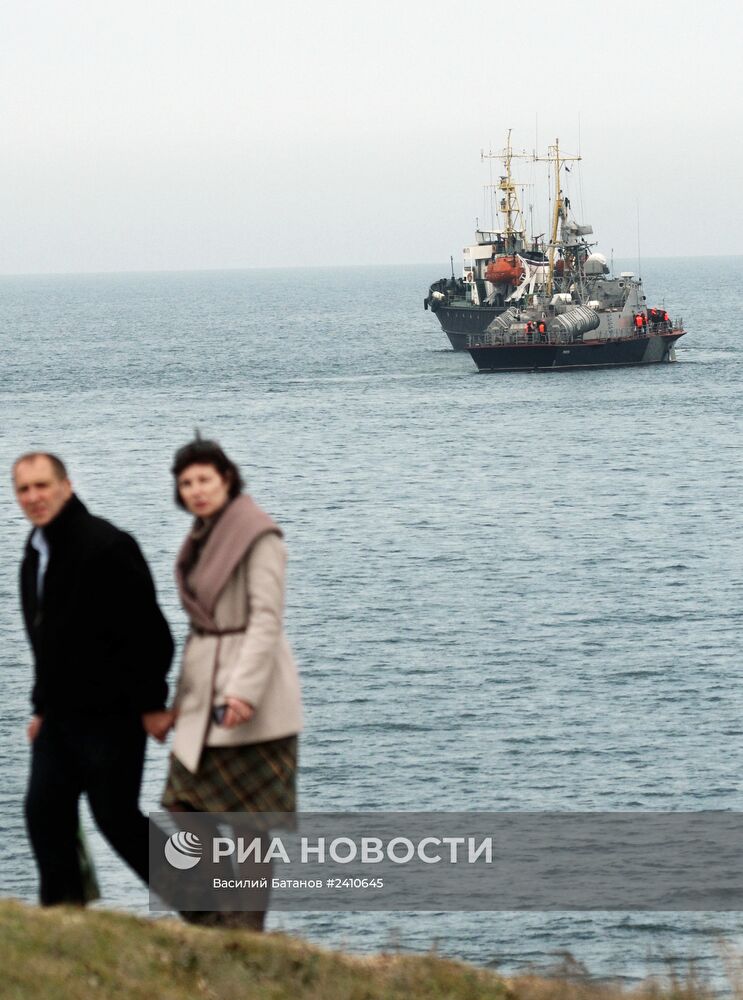 Ракетный катер ВМСУ "Прилуки" и танкер "Фастов" покинули Севастополь