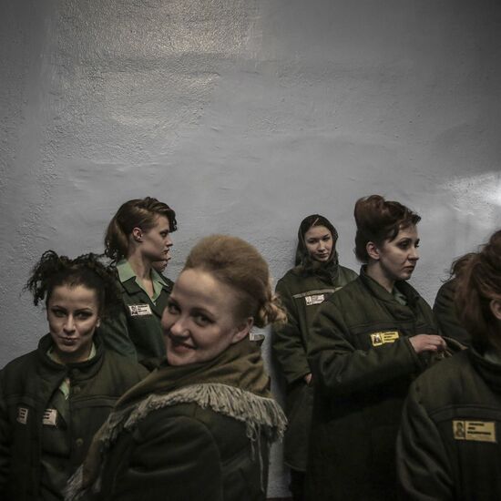 Показ мод в тюрьме к Международному Женскому дню