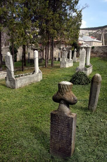 Кладбище ханов в Бахчисарайском ханском дворце