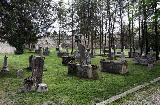 Кладбище ханов в Бахчисарайском ханском дворце