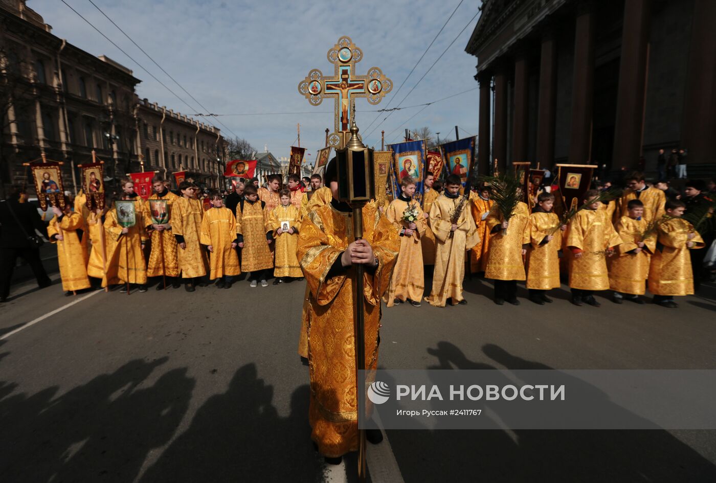 Детская Божественная литургия с крестным ходом в Санкт-Петербурге