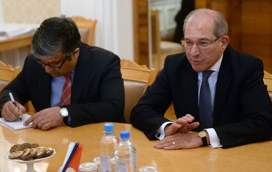 Встреча С.Лаврова с главой Организации по запрещению химического оружия А.Узюмджю