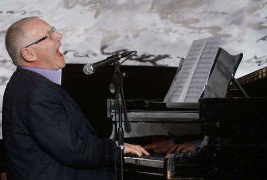 Творческий вечер сценариста и актера Сергея Плотова