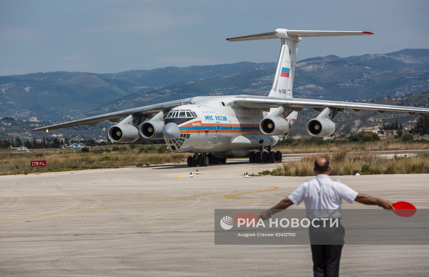 Самолет МЧС России доставил груз гуманитарной помощи в Сирию