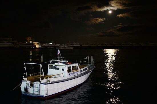 Вечерние виды Ялты