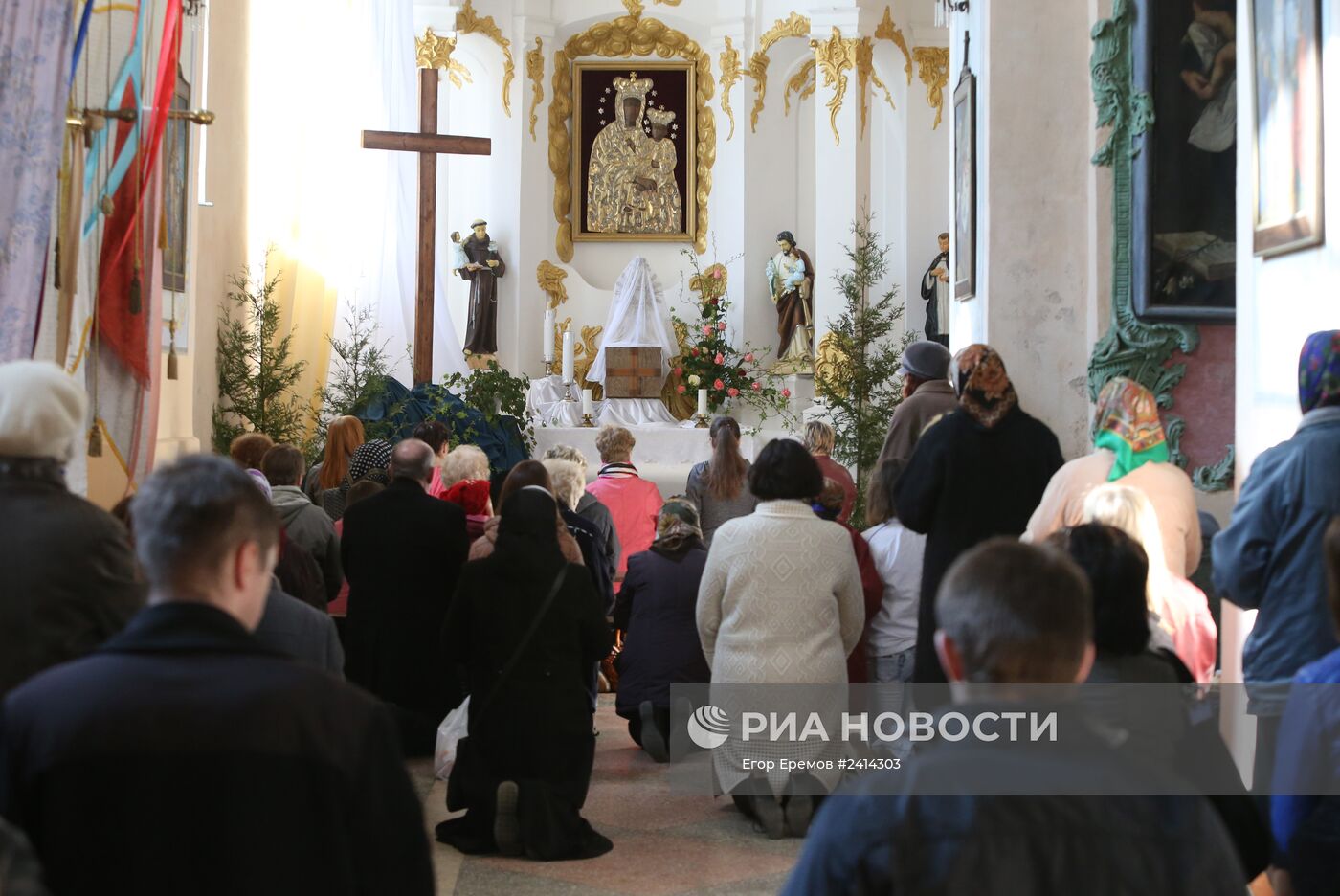 Освящение пасхальных куличей в Великую субботу