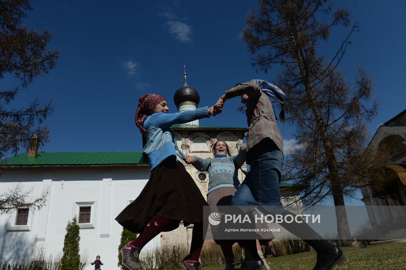 Освящение пасхальных куличей в Великую субботу