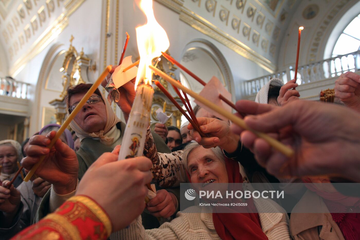 Благодатный огонь доставлен в города России