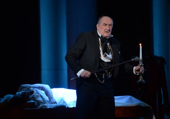 Показ спектакля "Маскарад" в Малом театре