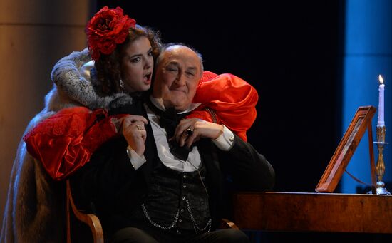 Показ спектакля "Маскарад" в Малом театре