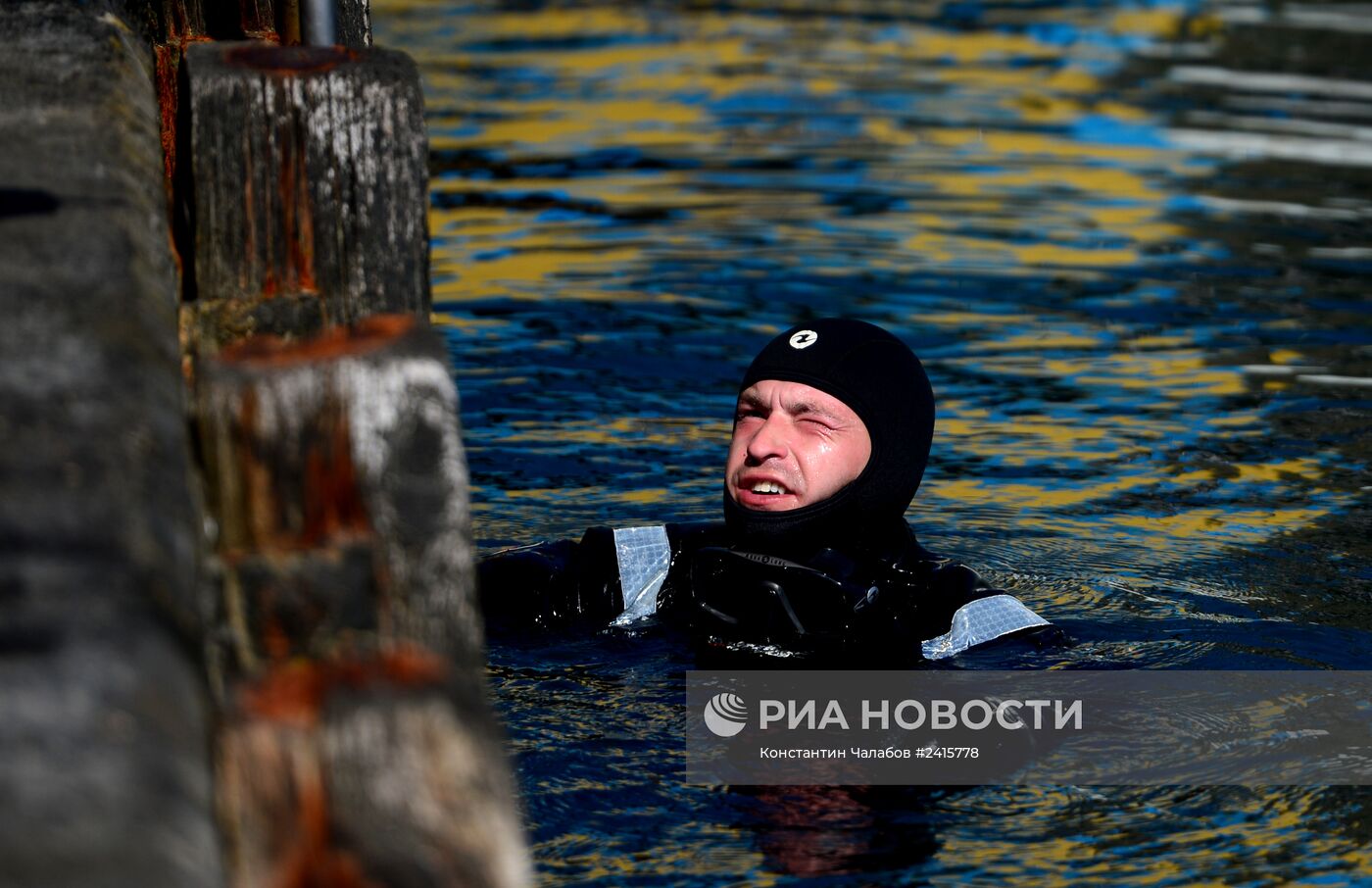Водолазы МЧС РФ обследуют акваторию побережья Алушты