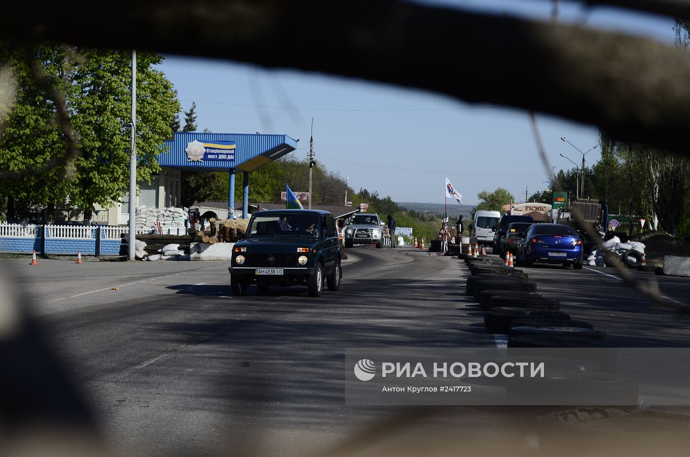 Блокпост у поселка Карпивка в Донецкой области.