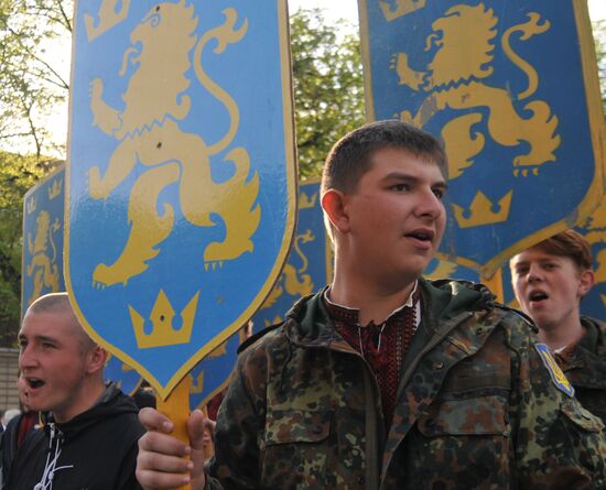Марш в честь годовщины создания дивизии СС "Галичина" во Львове