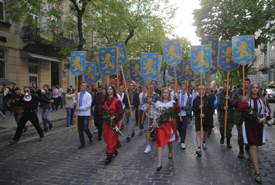 Марш в честь годовщины создания дивизии СС "Галичина" во Львове