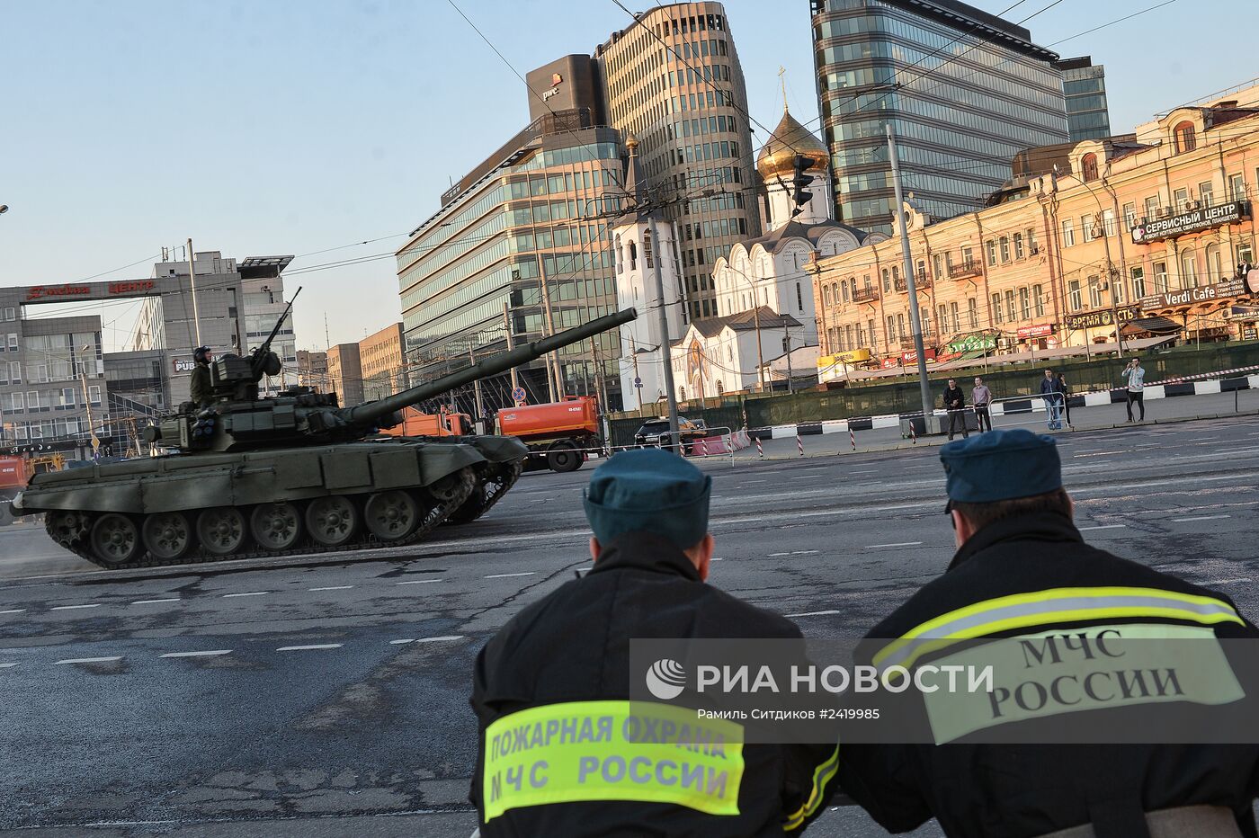 Репетиция военного парада на Красной площади в Москве