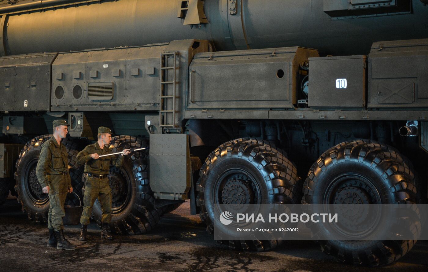 Репетиция военного парада на Красной площади в Москве