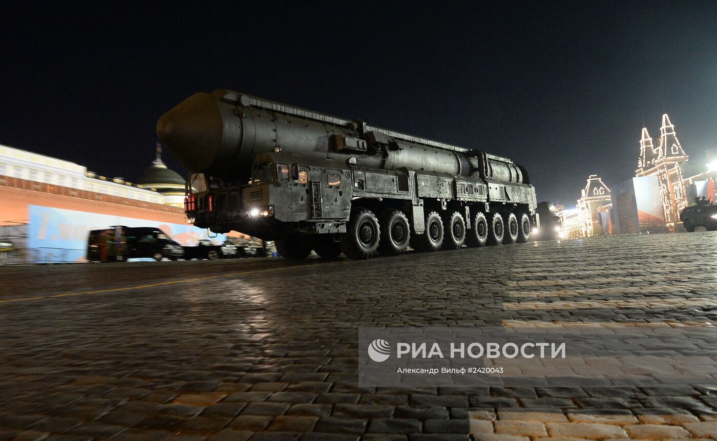 Репетиция военного парада на Красной площади в Москве