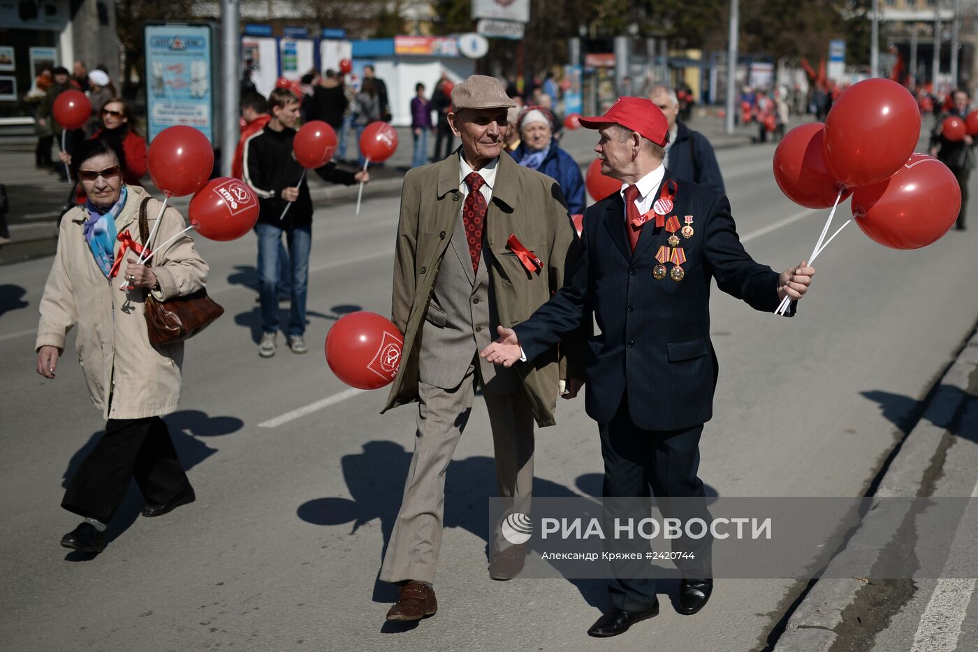 Первомайские шествия в регионах России