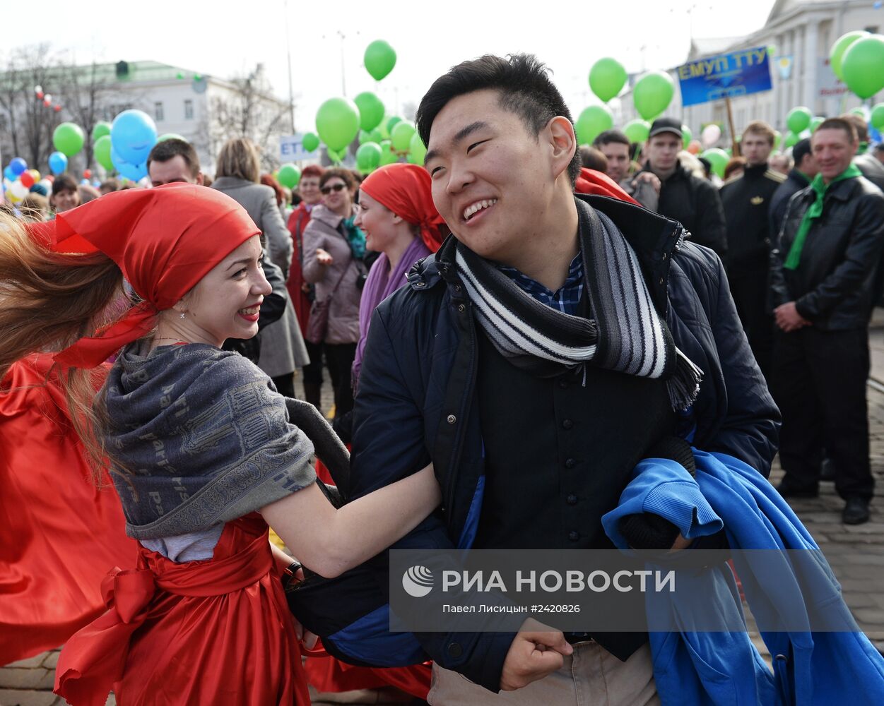 Первомайские шествия в регионах России