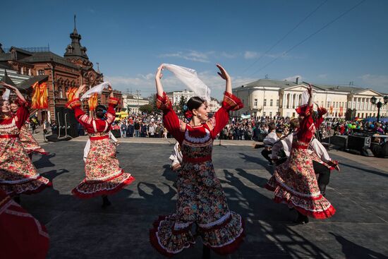 Первомайские шествия в регионах России