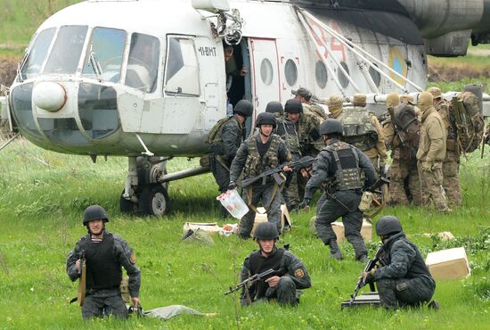 Украинские военные начали штурм города Славянска