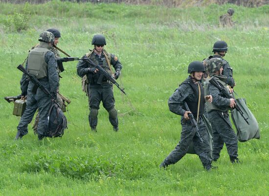 Украинские военные начали штурм города Славянска