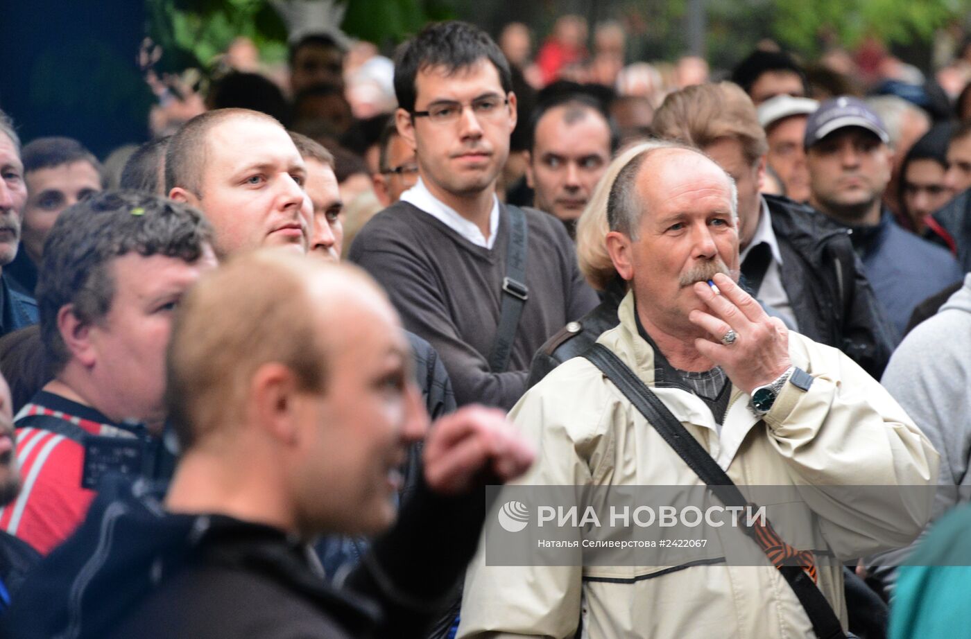 Сторонники федерализации взяли под контроль ряд административных зданий в Донецке