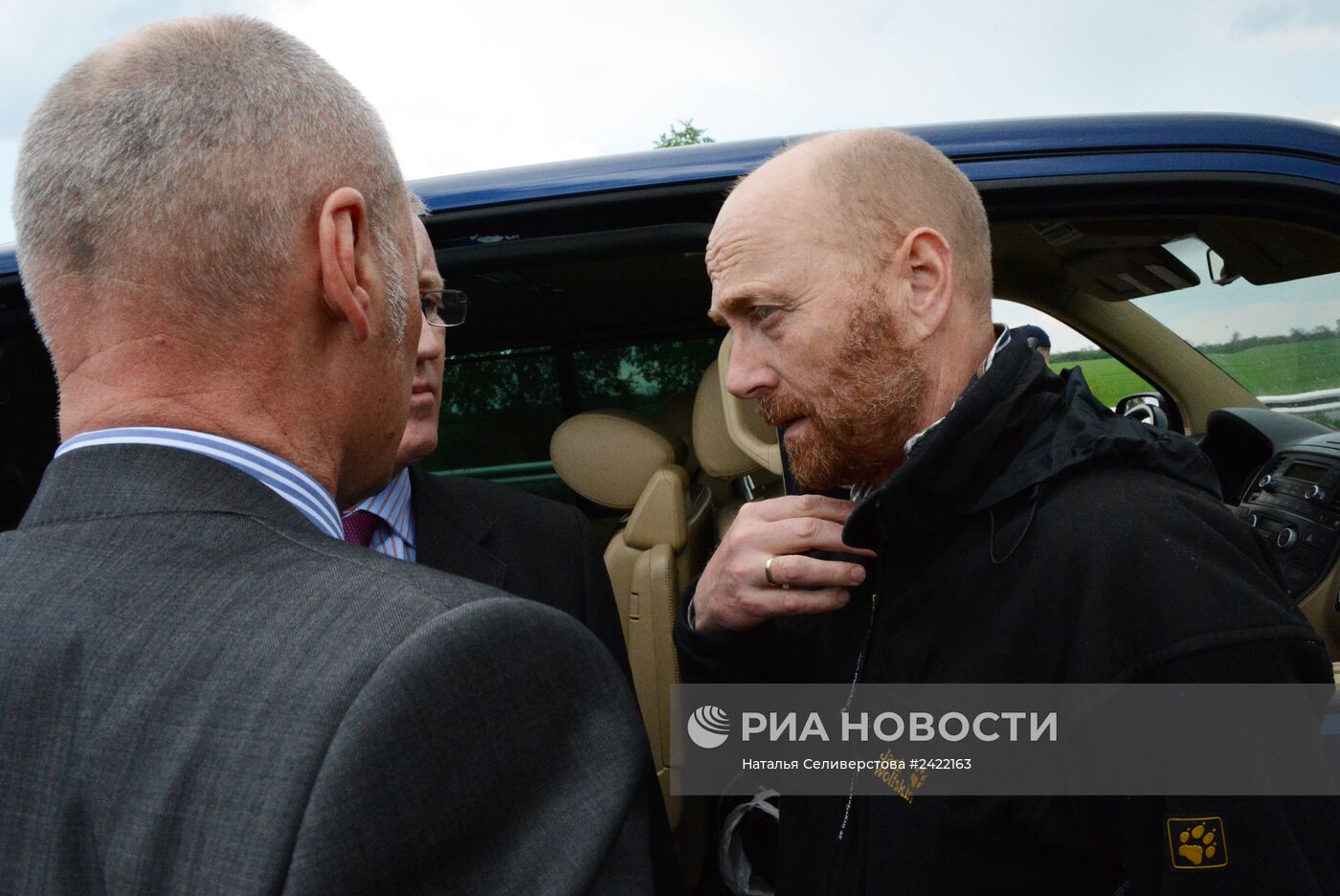 Освобожденные военные наблюдатели ОБСЕ прибыли в Донецк