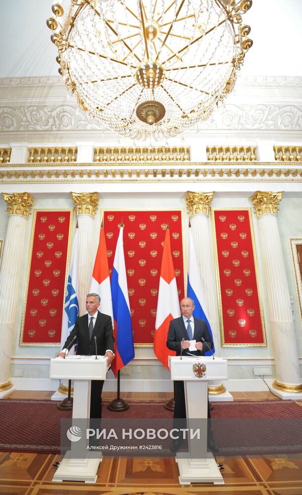 В.Путин провел встречу с действующим председателем ОБСЕ Дидье Буркхальтером