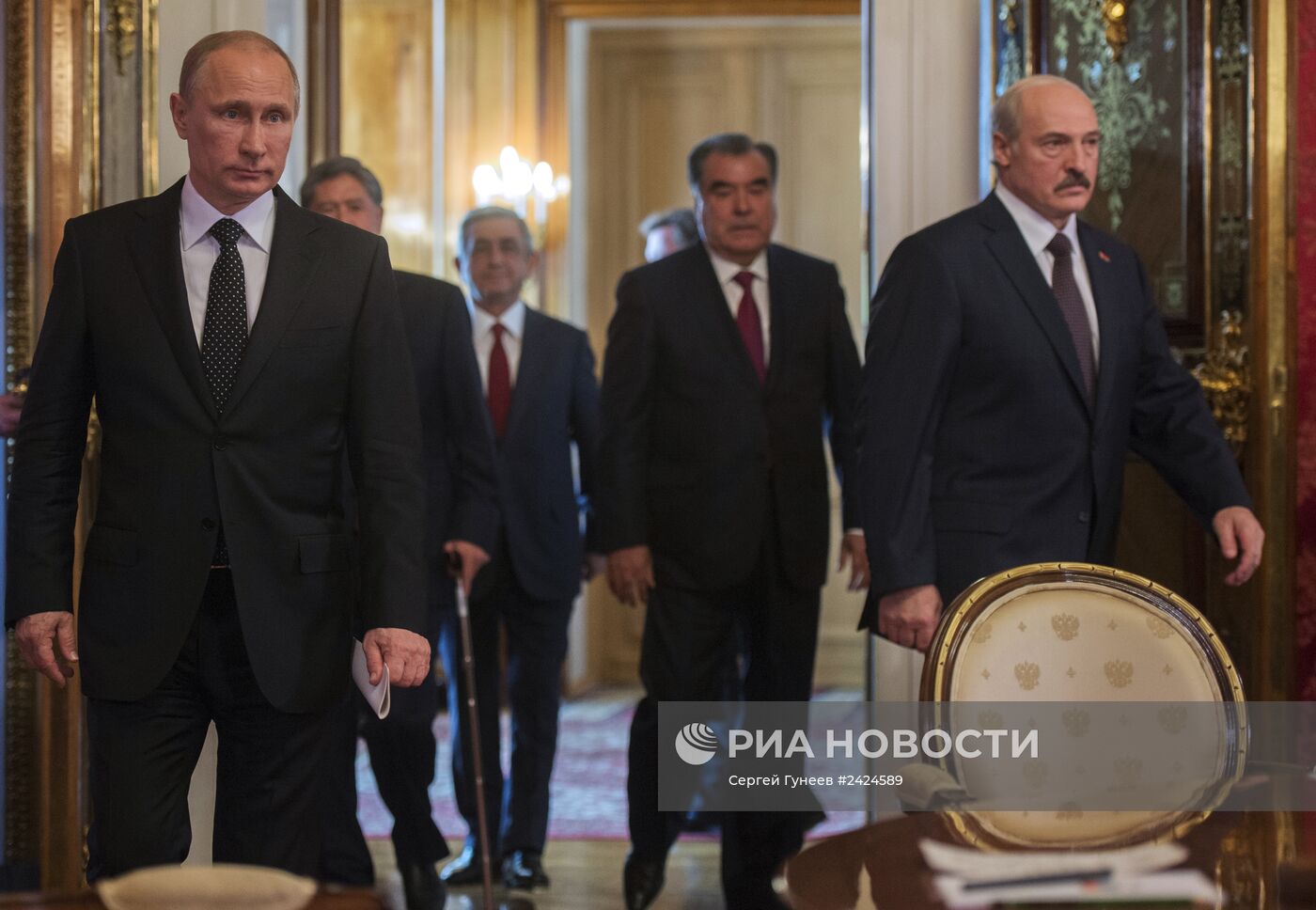 Неформальная встреча В.Путина с лидерами ряда стран СНГ
