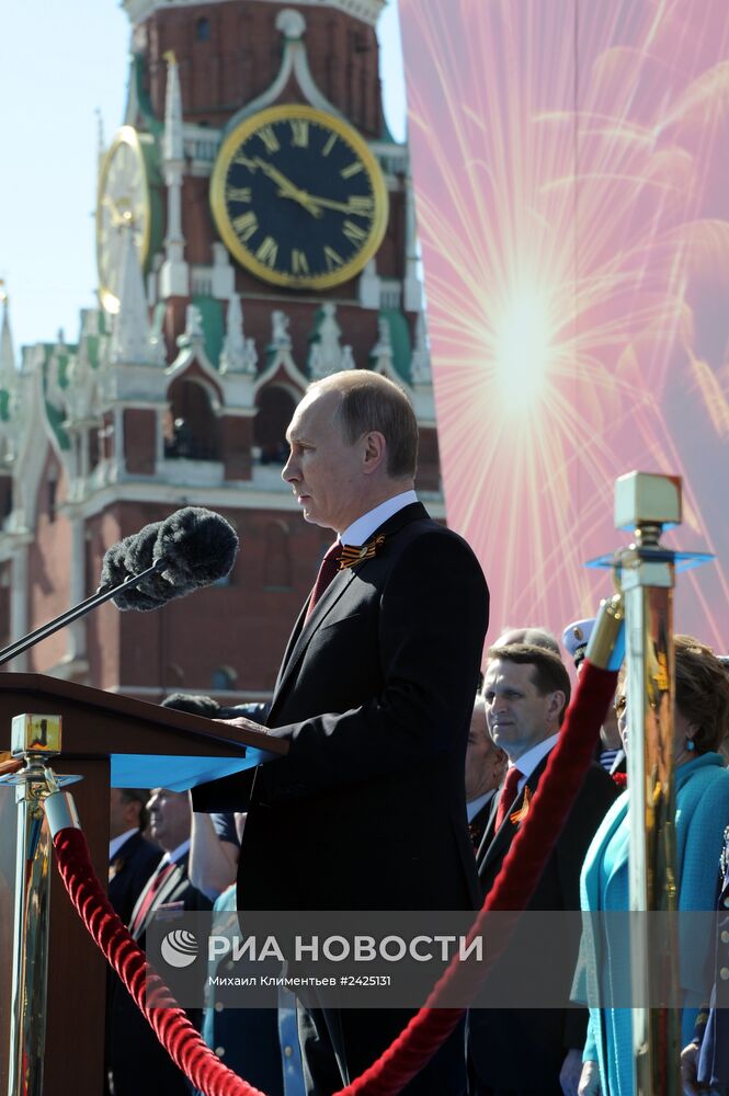 В.Путин и Д.Медведев на параде Победы на Красной площади