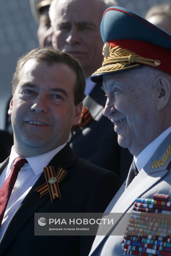 В.Путин и Д.Медведев на параде Победы на Красной площади