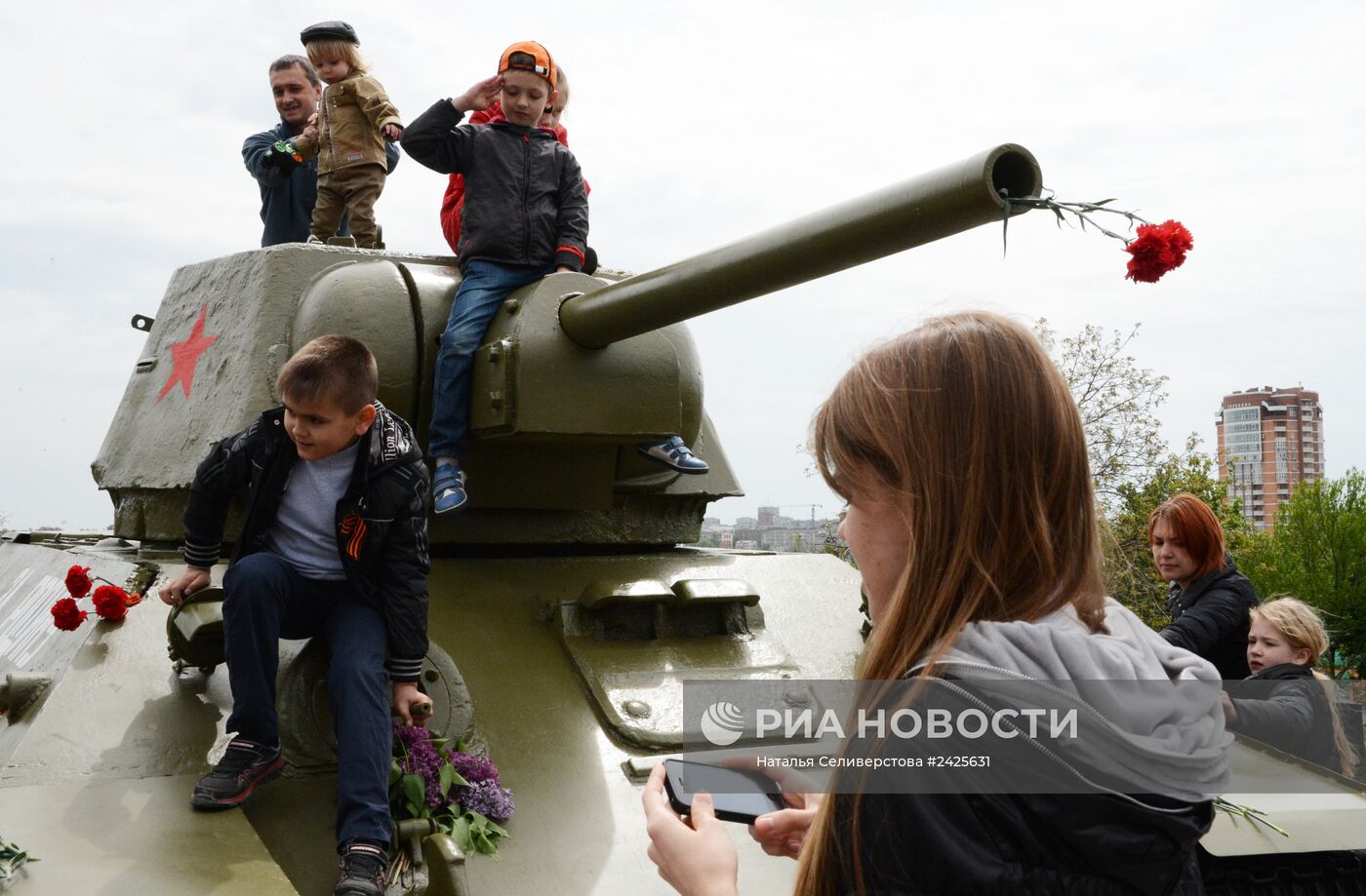 Празднование Дня Победы 9 мая в Донецке