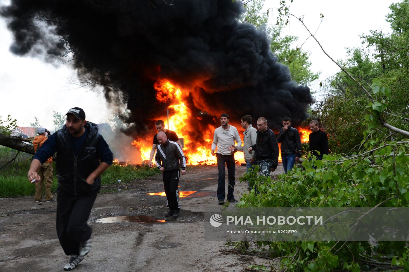 Поджог блокпоста в Донецке