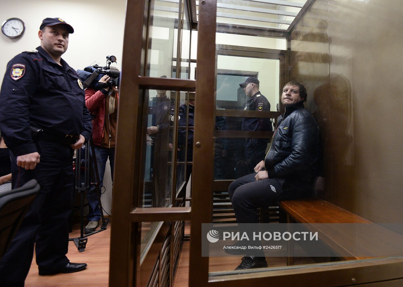 Рассмотрение вопроса об аресте А. Емельяненко в Симоновсоком суде Москвы