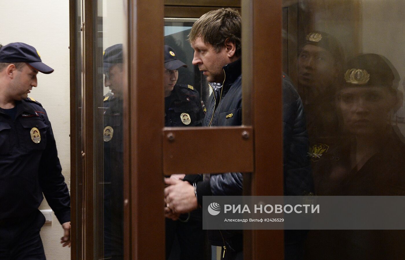 Рассмотрение вопроса об аресте А. Емельяненко в Симоновсоком суде Москвы