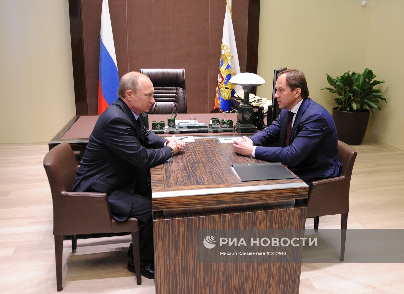 В.Путин встретился с Л.Кузнецовым в Сочи