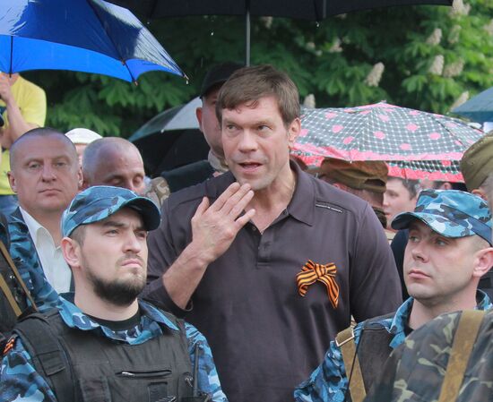 Концерт и митинг, посвященный референдуму о статусе Луганской республики