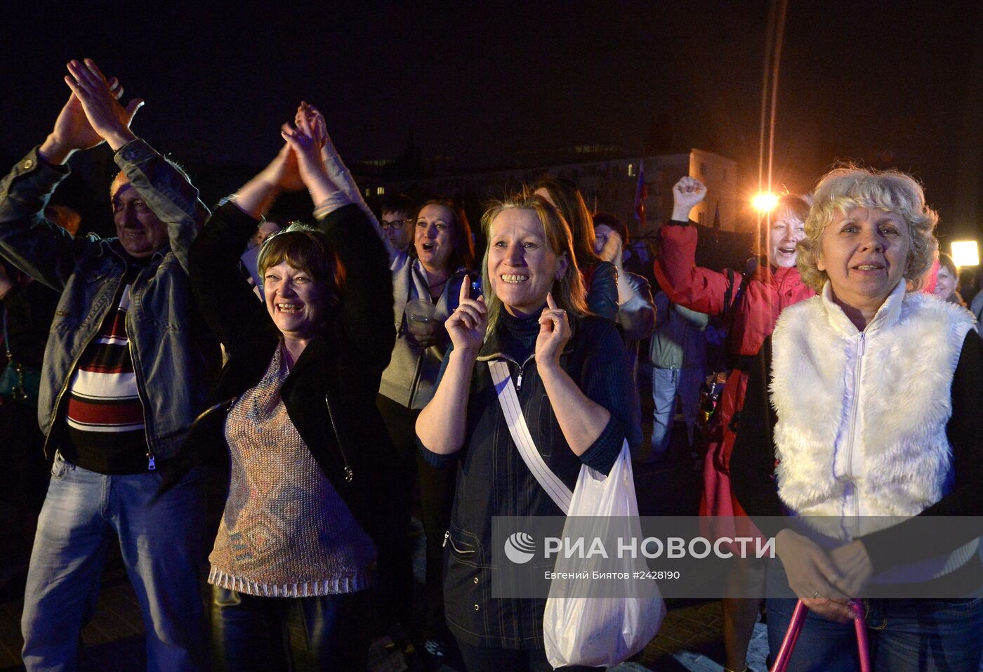 Концерт и митинг, посвященный референдуму о статусе Донецкой республики