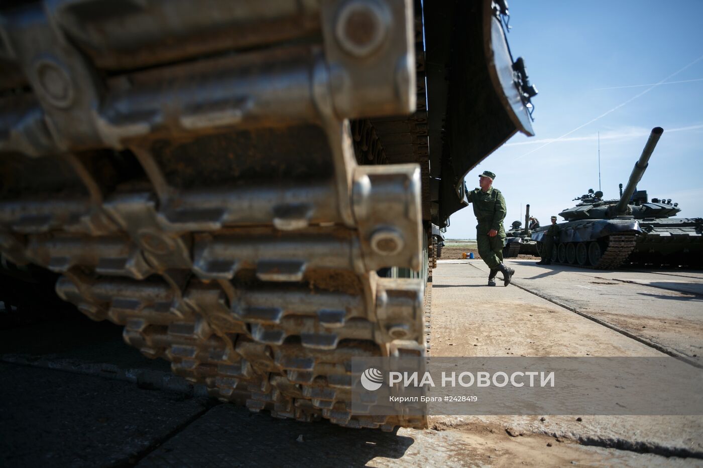 Соревнования по танковому биатлону в Волгоградской области