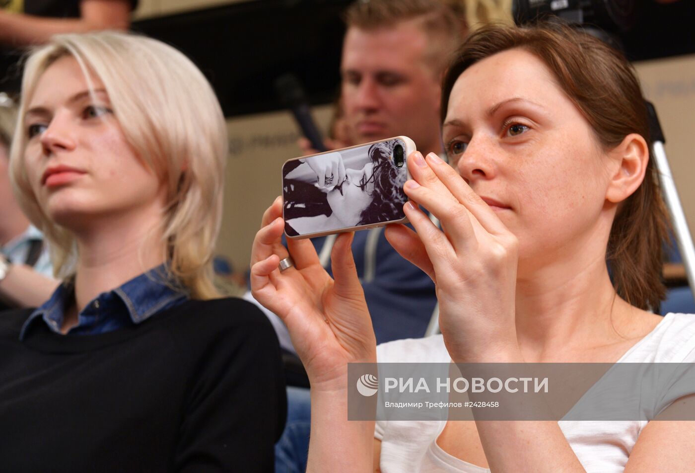 Пресс-конференция французской актрисы Фанни Ардан