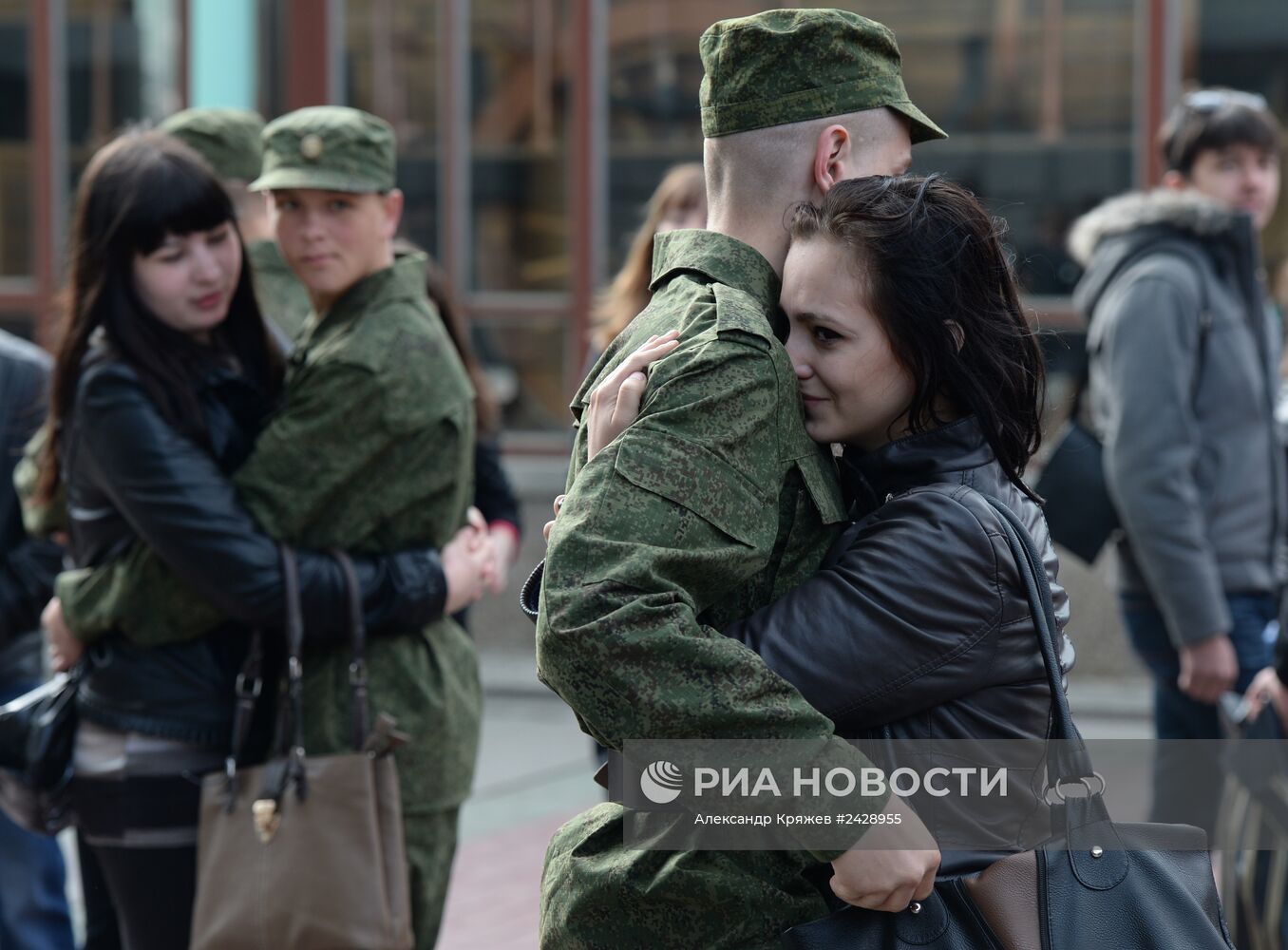 Отправка призывников из Новосибирска в Президентский полк