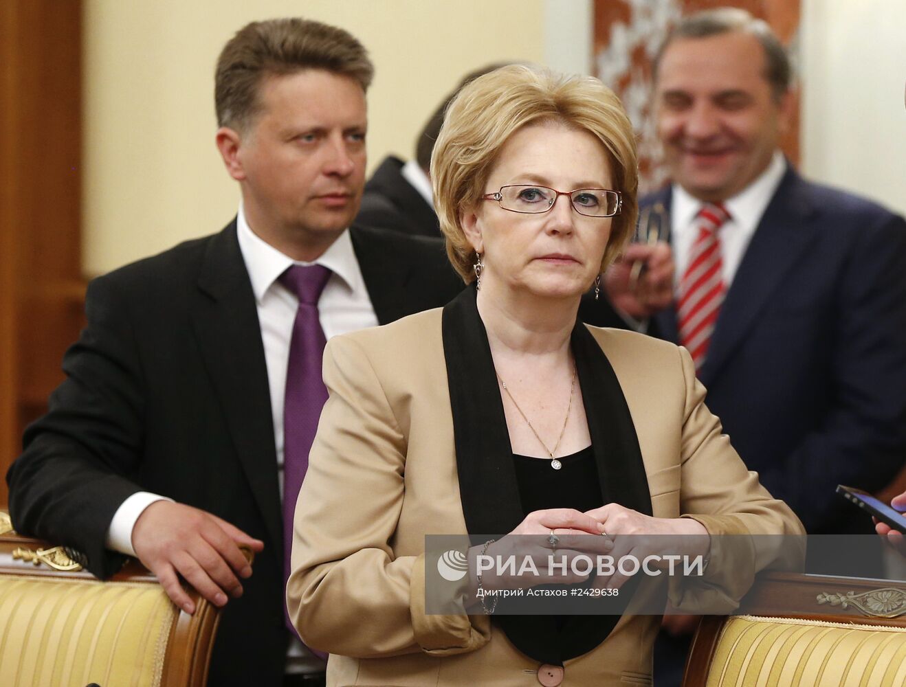 Д.Медведев провел совещание с членами правительства РФ