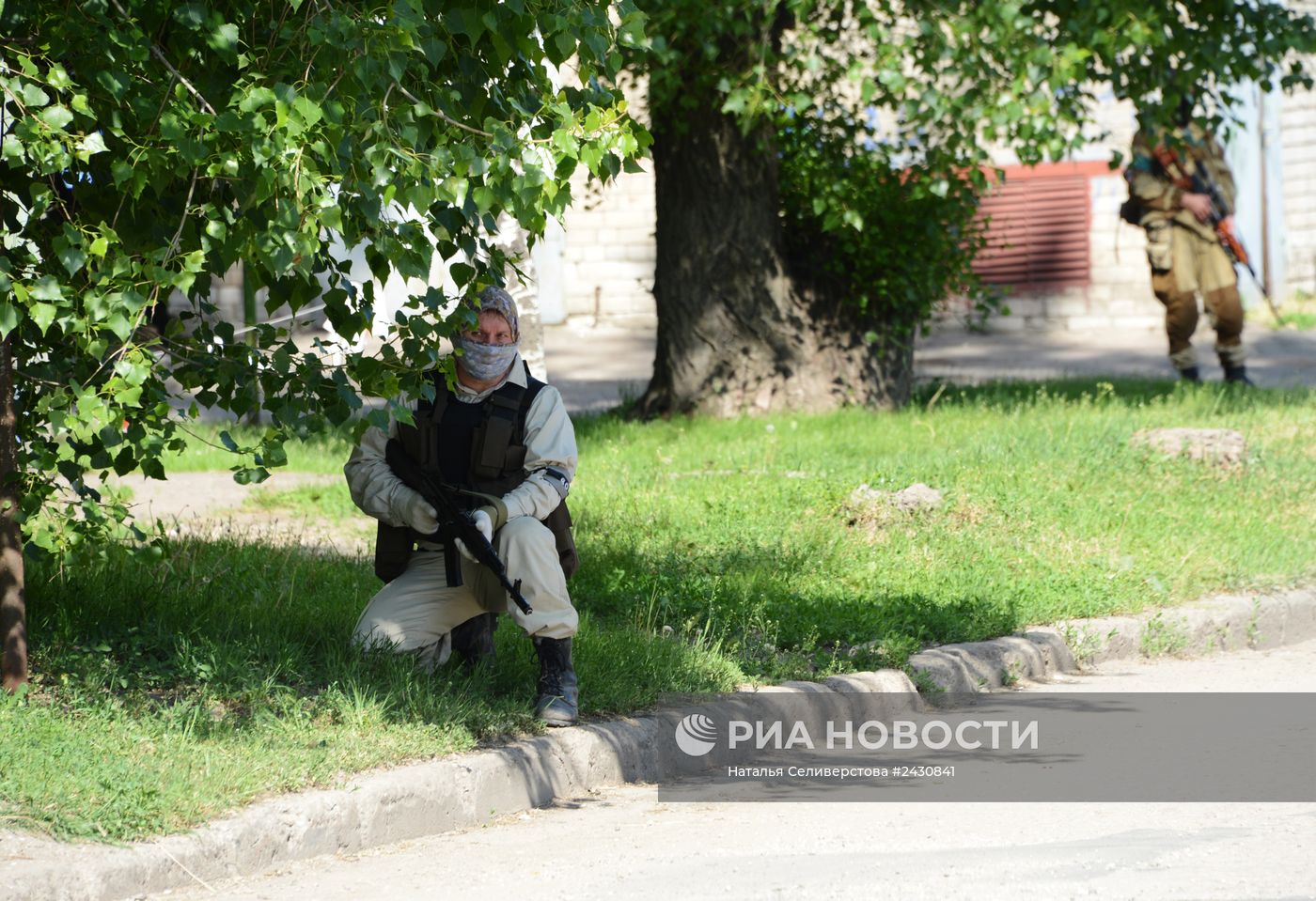 Добровольцы народного ополчения батальона "Восток" переподчинили воинскую часть №3037 в Донецке