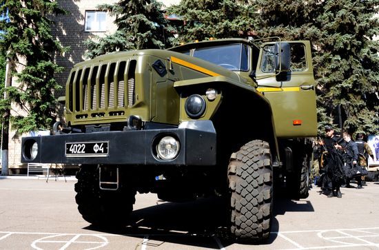 Добровольцы народного ополчения батальона "Восток" переподчинили воинскую часть №3037 в Донецке