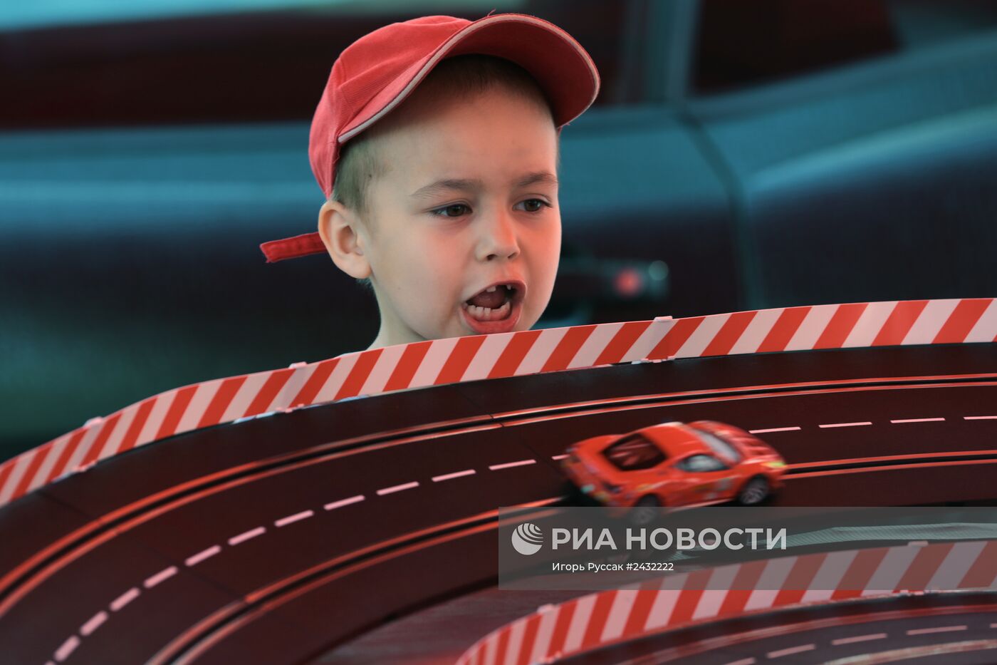 Автовернисаж на Неве