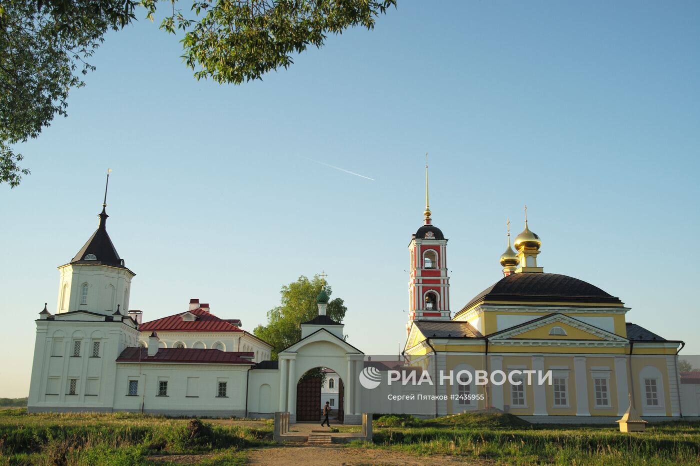 Жизнь гимназии Троице-Сергиева Варницкого монастыря в Ростове