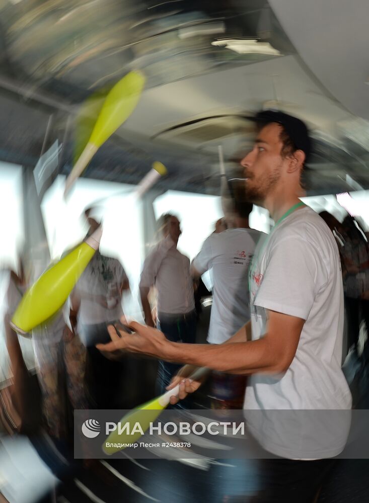 Шоу жонглеров "На высоте" на Останкинской телебашне