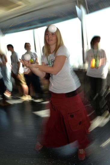 Шоу жонглеров "На высоте" на Останкинской телебашне